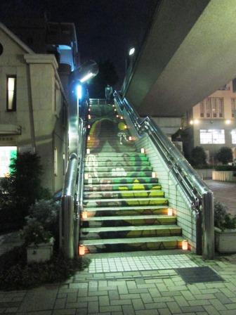 P1駅前階段